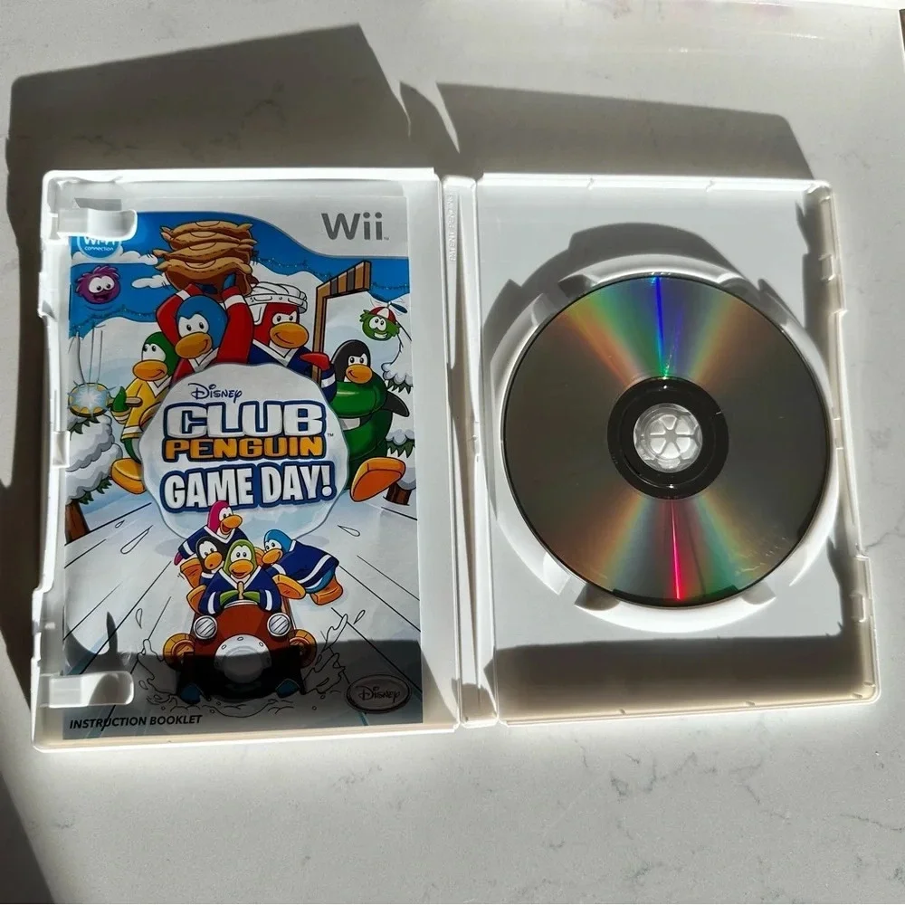 Nintendo Wii Club Penguin Game Day complete game with manual